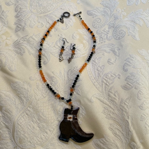 Pamela Reece Originals-porcelain Witch-boot & crystal necklace/earrings set - Picture 1 of 5